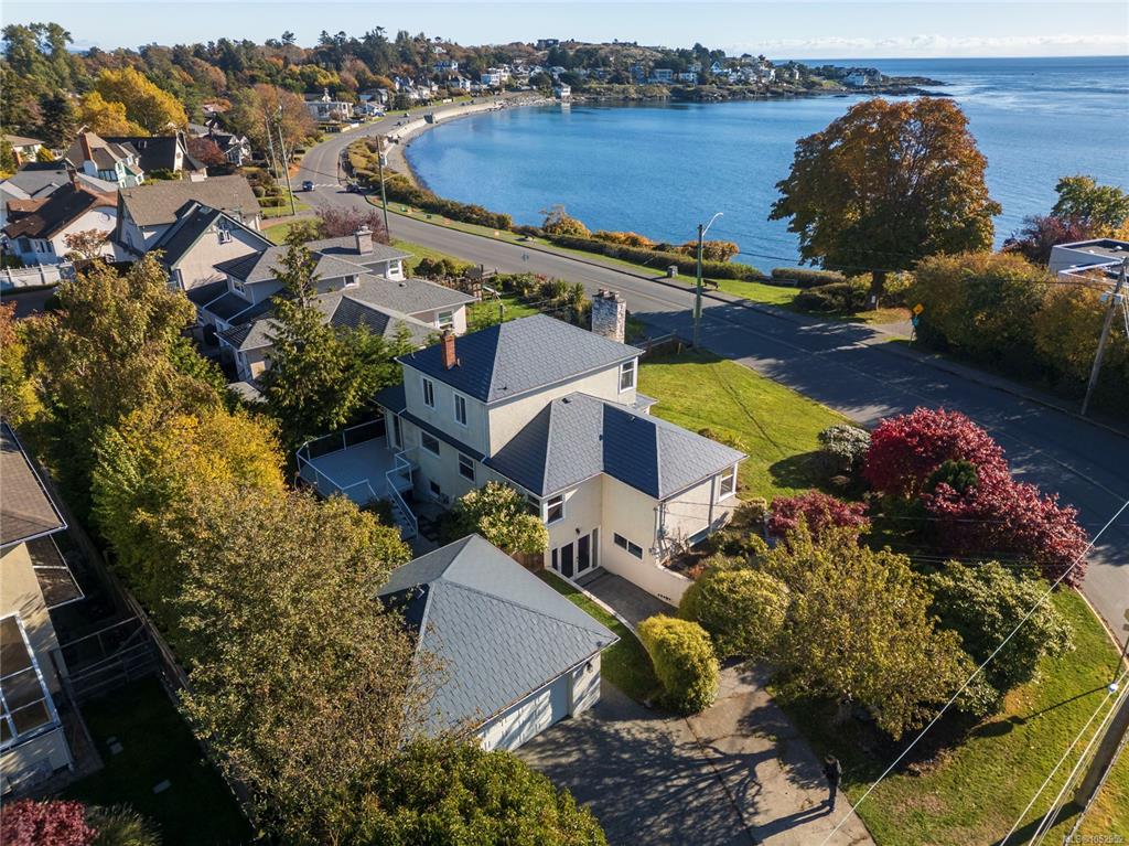 Fifth View of 218 Beach Dr, Oak Bay, BC, V8S 2M1
