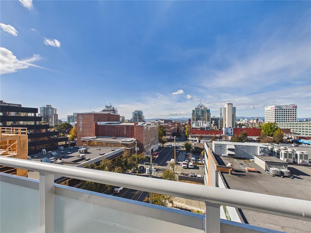 Fourth View of 838 Broughton St, Victoria, BC, V8W 1E4