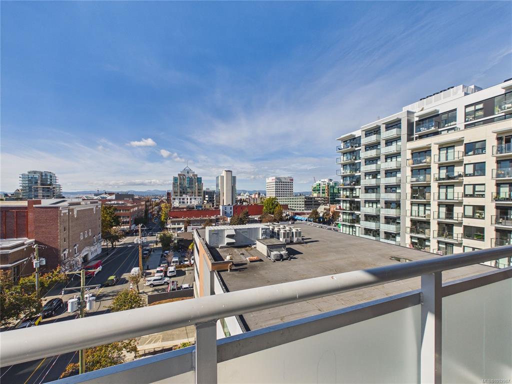 Fifth View of 838 Broughton St, Victoria, BC, V8W 1E4