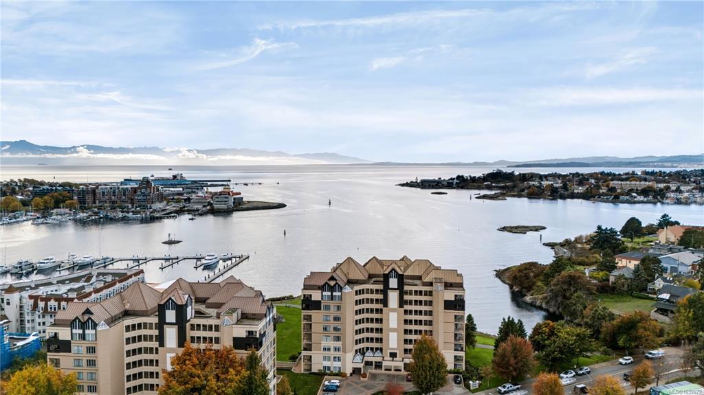 Fifth View of 205 Kimta Rd, Victoria, BC, V9A 6T5