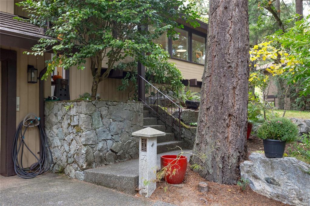 Fourth View of 1043 Pondwood Lane, Saanich, BC, V8X 4S6