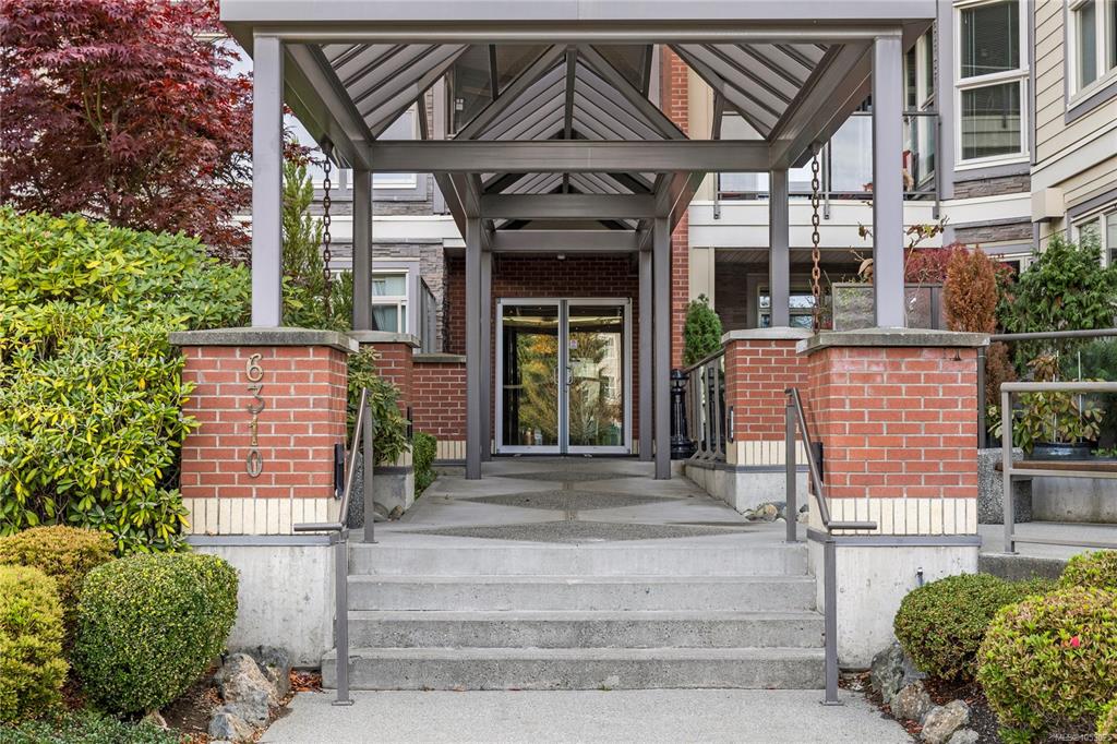 6310 Mcrobb Ave, 1053025, BC,
