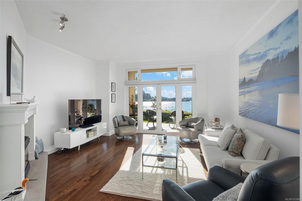 Third View of 208 Russell St, Rainbow Estates, Victoria, BC, V9A 3X2