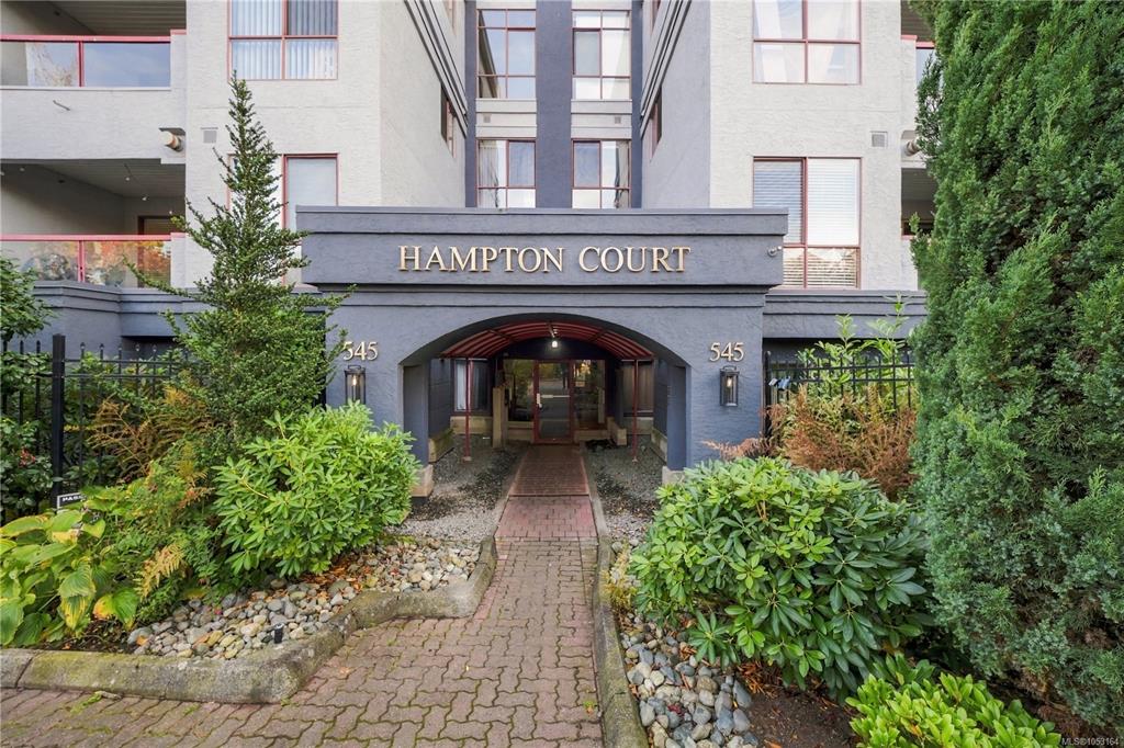 Third View of 545 Manchester Rd, Hampton Court, Victoria, BC, V8T 5H6