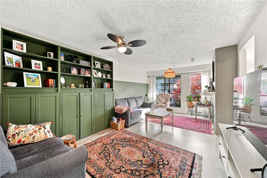 Fourth View of 545 Manchester Rd, Hampton Court, Victoria, BC, V8T 5H6