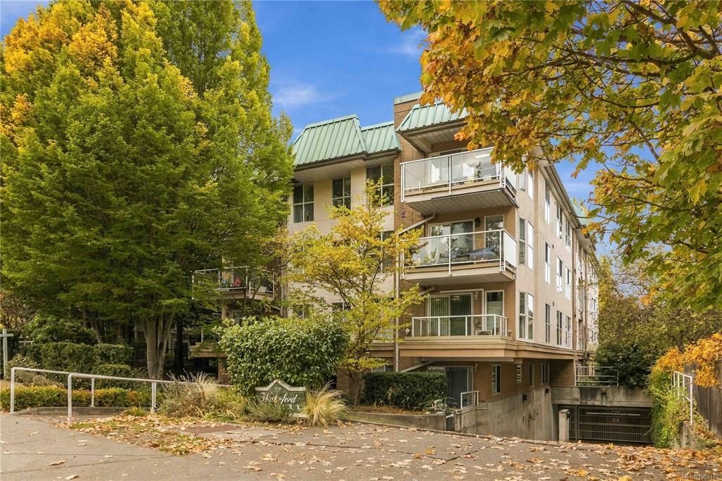Main View of 1710 Fort St, Waterford Park, Victoria, BC, V8R 1J2