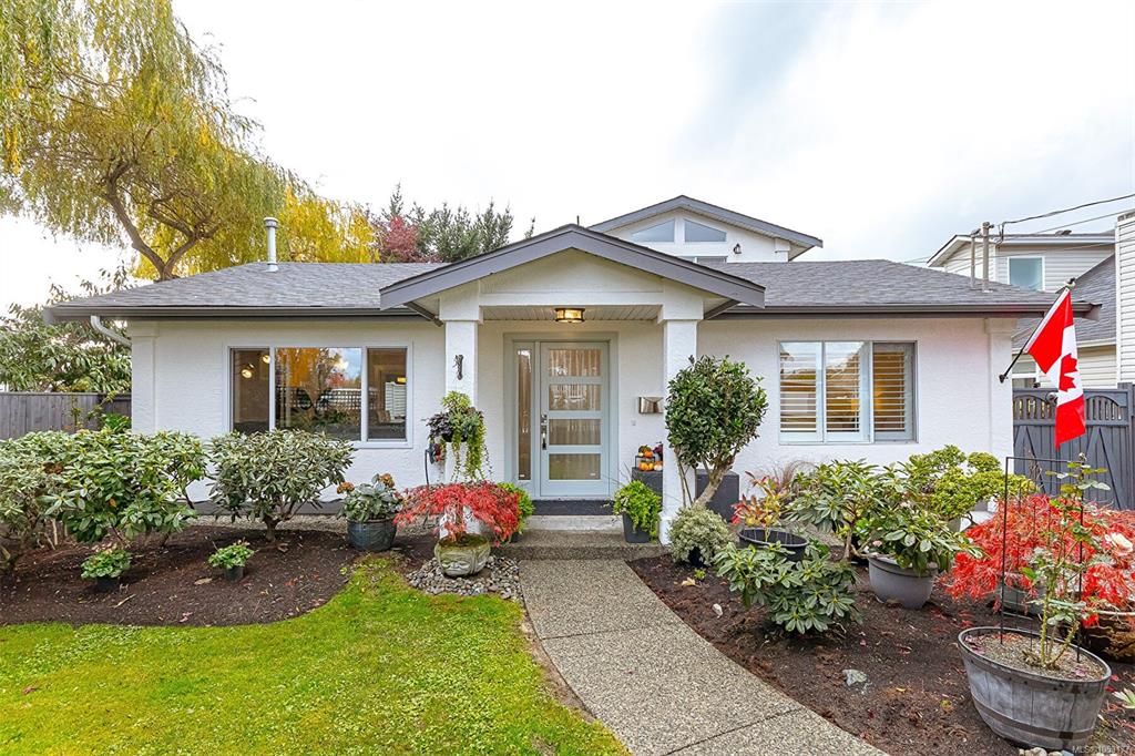 Second View of 9600 Seventh St, Sidney, BC, V8L 2V3