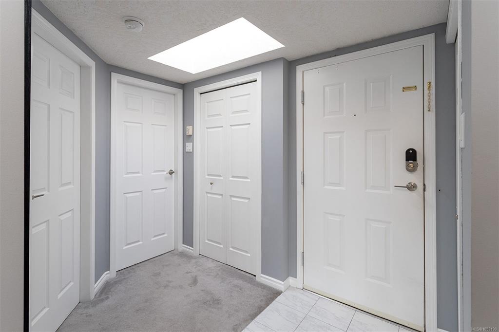Fifth View of 520 Dunedin St, Victoria, BC, V8T 2L6