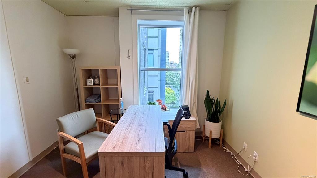 Fourth View of 852 Fort St, Victoria, BC, V9W 1H8