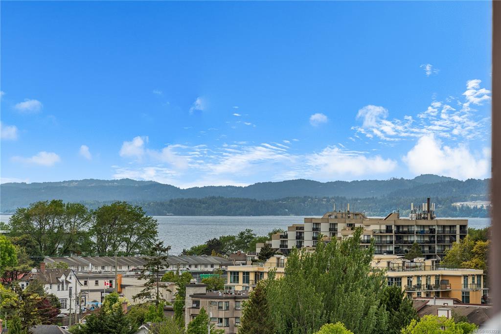 647 Michigan St, 1053229, BC,