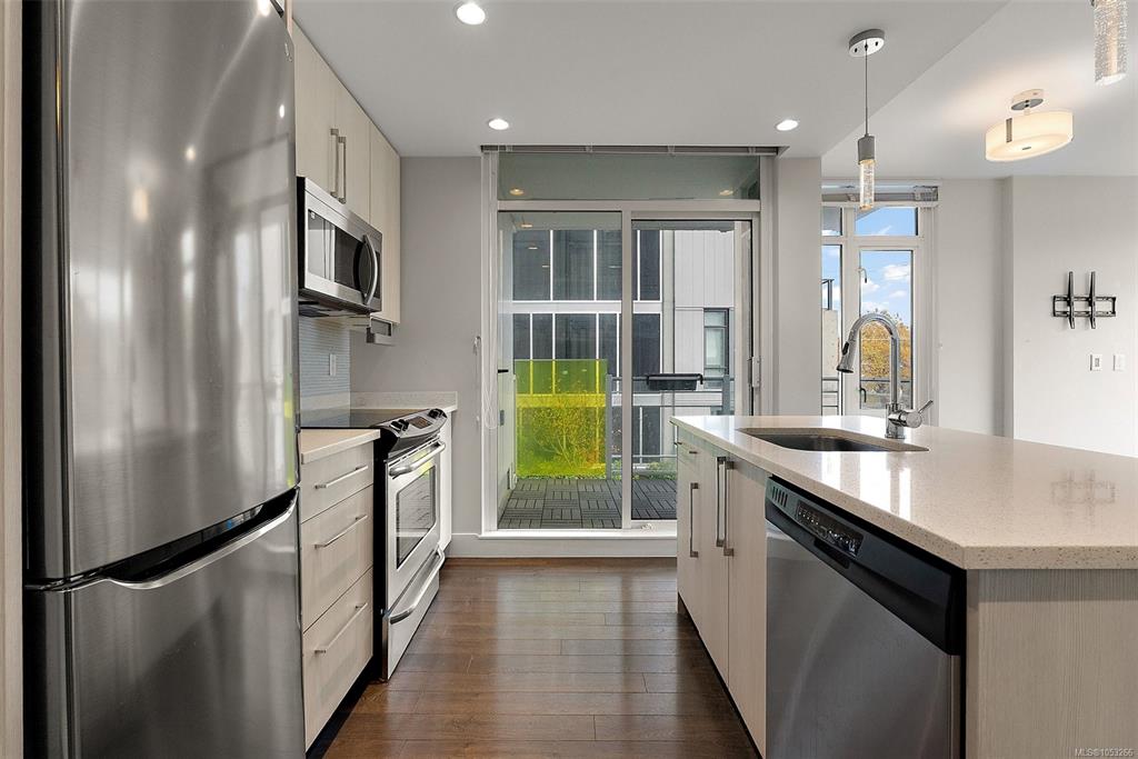 Fifth View of 1090 Johnson St, Victoria, BC, V8V 0B3