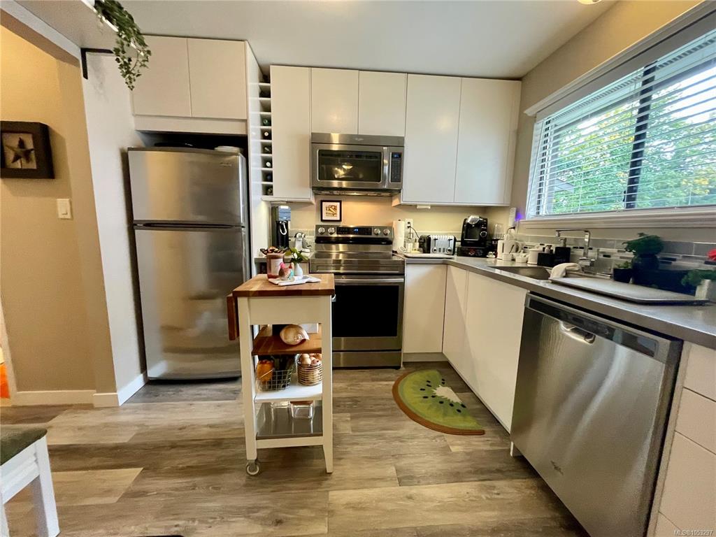 Fourth View of 1506 Admirals Rd, View Royal, BC, V9A 7B1