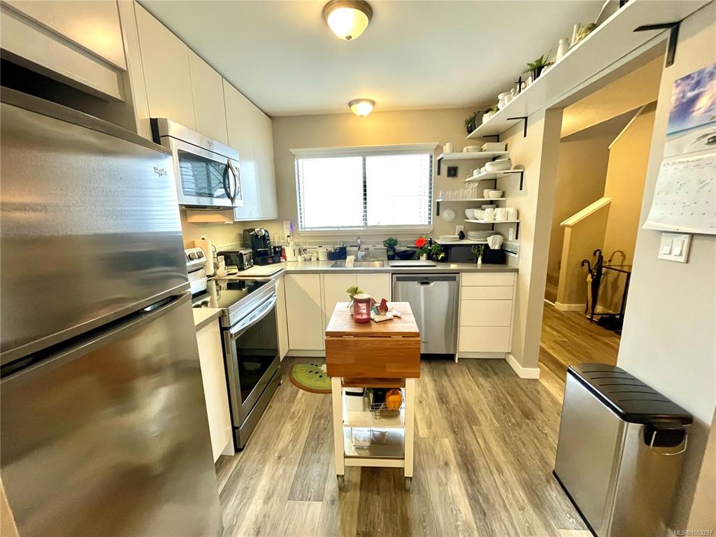 Fifth View of 1506 Admirals Rd, View Royal, BC, V9A 7B1