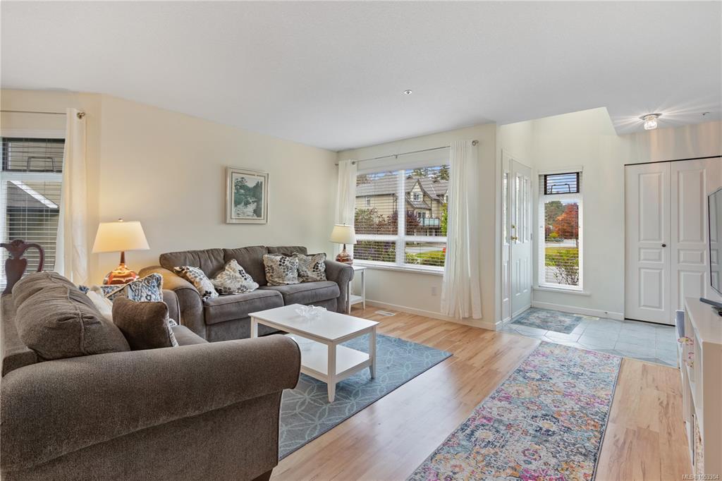 Fifth View of 3361 Mariposa Dr, BARRINGTON HEIGHTS, Nanaimo, BC, V9T 6J1