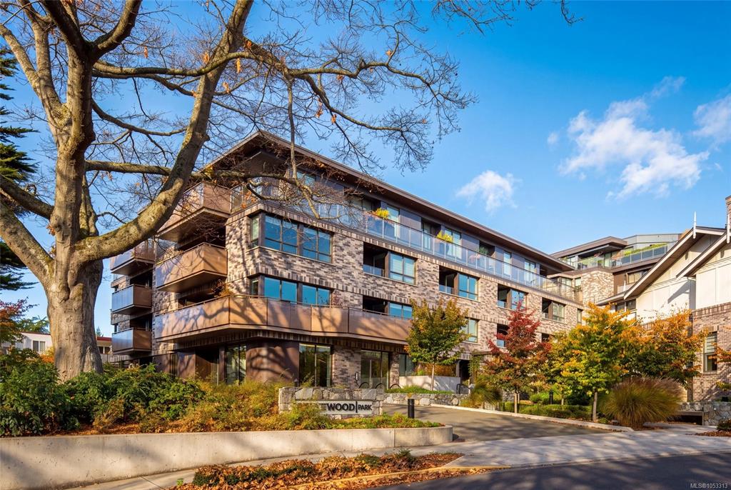 1018 Pentrelew Pl, 1053313, BC,