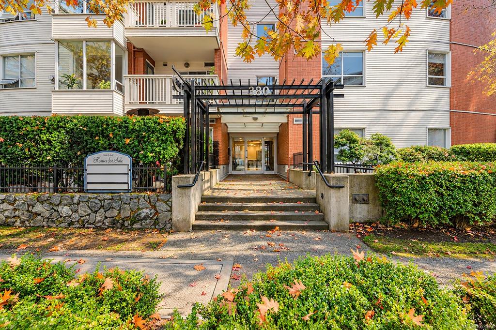 Third View of 380 Waterfront Cres, Victoria, BC, V8T 5K3
