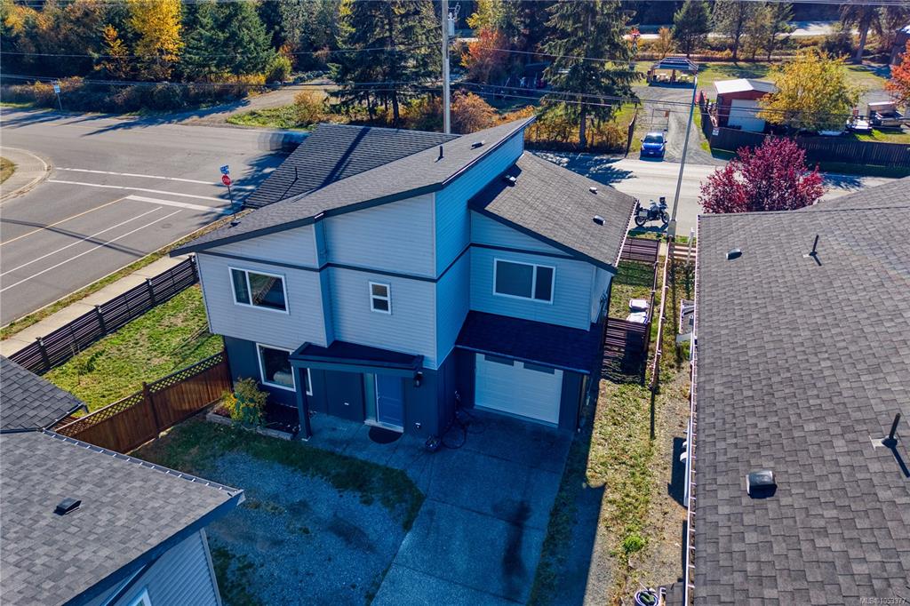 Third View of 400 10th St, Nanaimo, BC, V9R 1A1