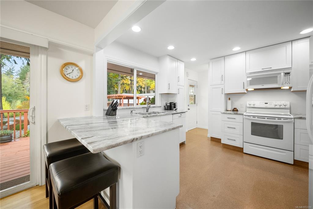 Third View of 417 Girvin Ave, Nanaimo, BC, V9S 4W7