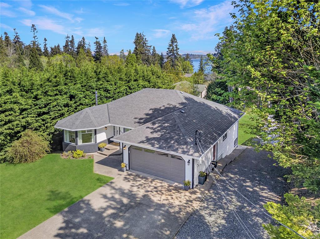 Third View of 4306 Briardale Rd, Royston, BC, V9N 9R7