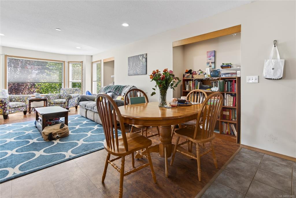 Third View of 1270 Noel Ave, Comox, BC, V9M 4A3