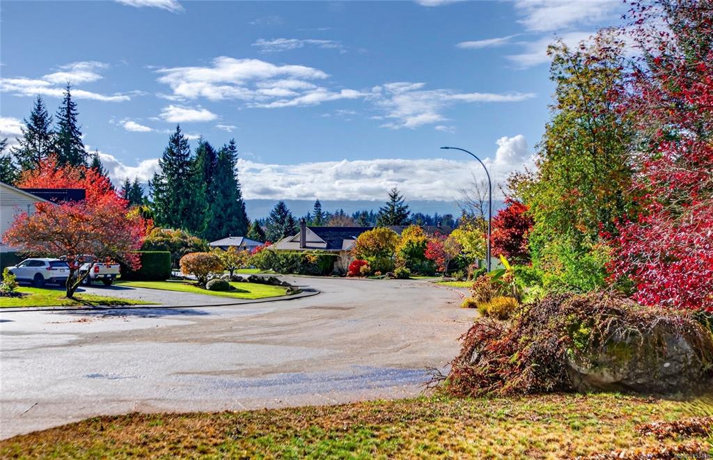 Third View of 850 Kelsey Crt, Comox, BC, V9M 1B4