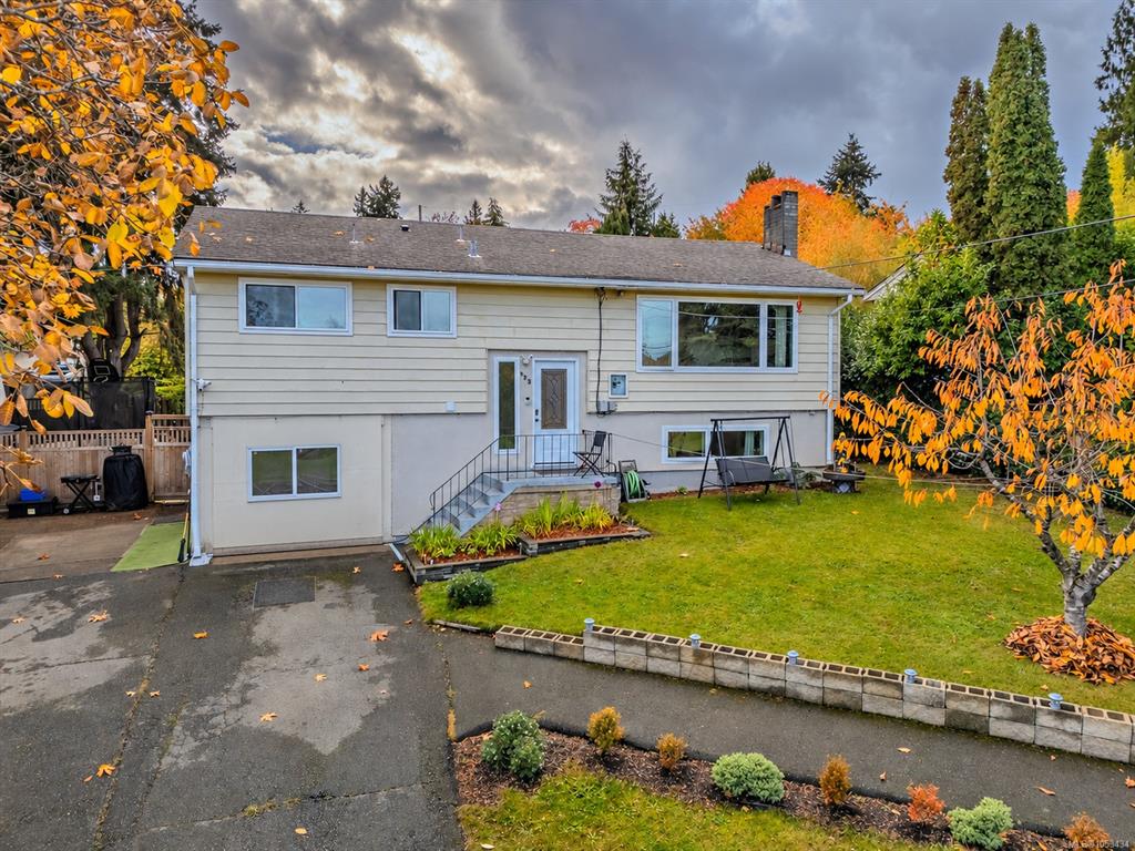 Second View of 423 Poplar St, Nanaimo, BC, V9S 2H1