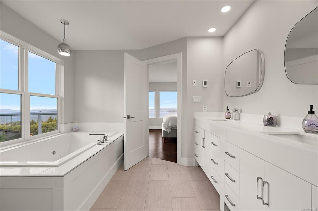 Fourth View of 8750 Pender Park Dr, North Saanich, BC, V8L 3Z5