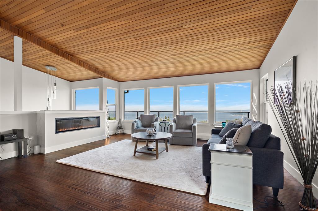 Fifth View of 8750 Pender Park Dr, North Saanich, BC, V8L 3Z5