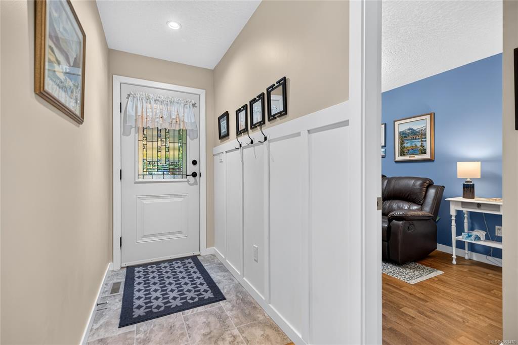 Fourth View of 1079 8th St, Courtenay, BC, V9N 8V2