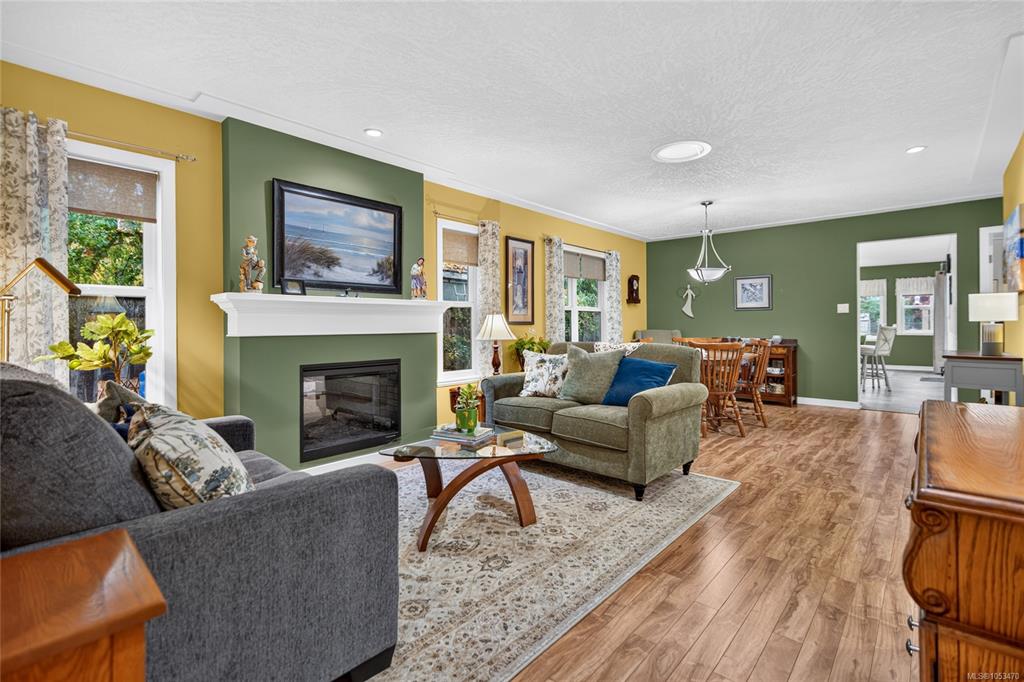 Fifth View of 1079 8th St, Courtenay, BC, V9N 8V2