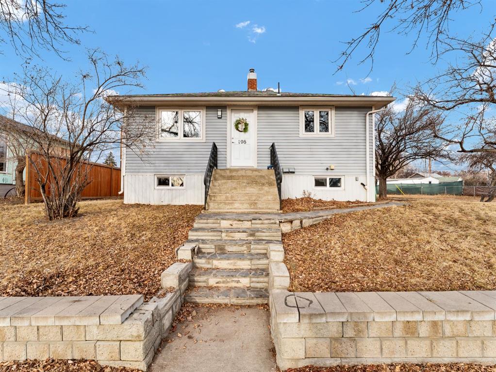 Real Estate Listing MLS A2279465