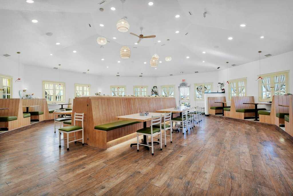 Real Estate Listing MLS A2285708