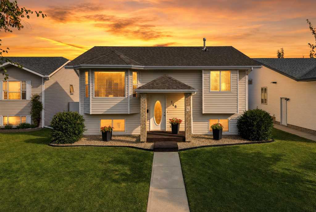 Real Estate Listing MLS A2340921
