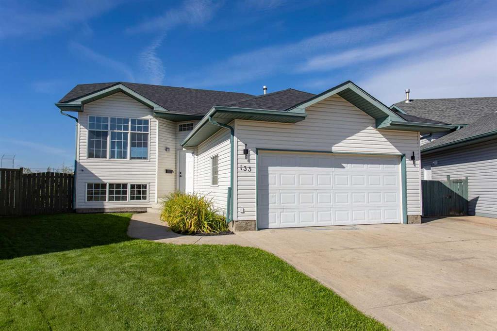 Real Estate Listing MLS A2347541
